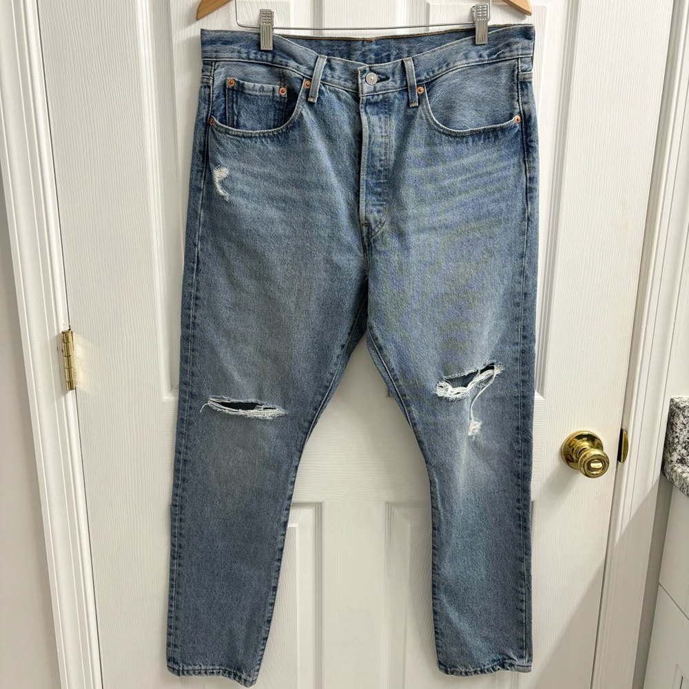 Levi’s 501 Jeans Womens 32 Straight Leg Button FlySkinny Fit Distressed Denim